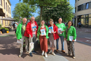 Huis aan huisactie in Binnenstad Oost met Europese GroenLinks-PvdA kandidaat